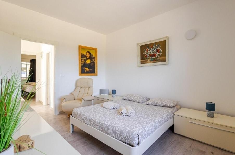 Casa Relax, Comfortable Villa With Sauna And View Мартина Франка Екстериор снимка